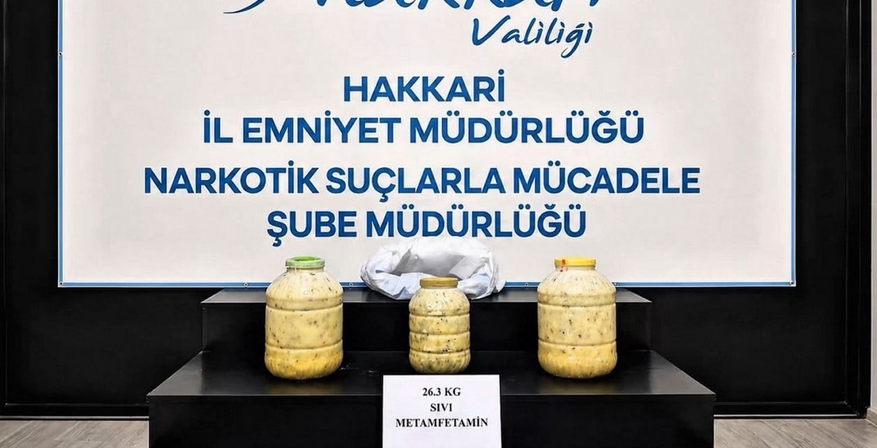 HAKKARİ’NİN YÜKSEKOVA İLÇESİNDE POLİS EKİPLERİNCE DÜZENLENEN OPERASYONDA 26,3 KİLOGRAM SIVI...