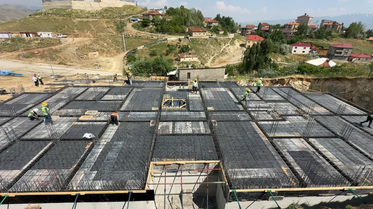 HAKKARİ’NİN YÜKSEKOVA İLÇESİNDE, SON DÖNEMDE YAŞANAN DEPREMLER VE DOĞAL AFET RİSKLERİ GÖZ ÖNÜNDE...