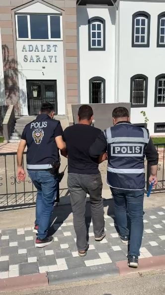 HAKKINDA KESİNLEŞMİŞ 2 YIL HAPİS CEZASI BULUNAN ŞAHIS, SİVAS’TA YAKALANARAK CEZAEVİNE...
