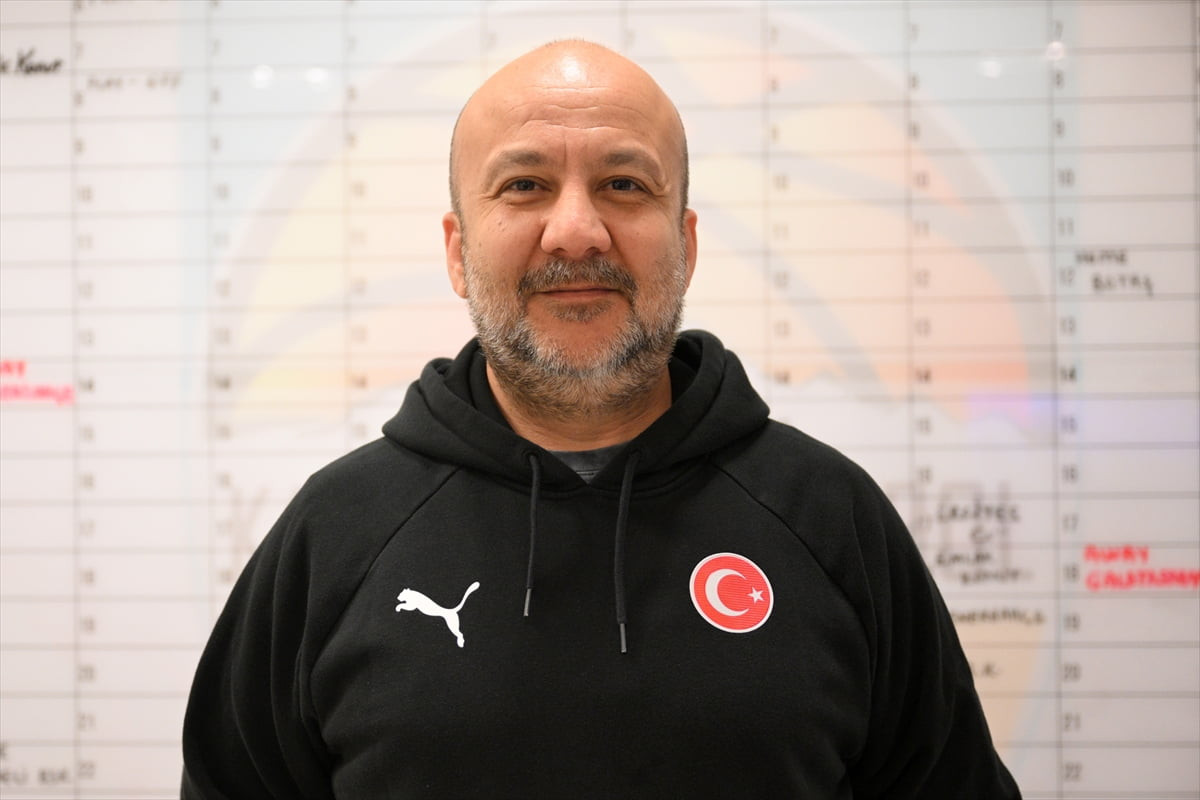 Halkbank Kadınlar Basketbol Süper Ligi ekiplerinden Melikgazi Kayseri Basketbol'un başantrenörü...