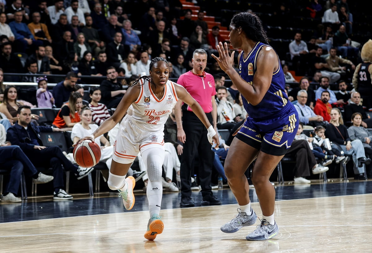 Halkbank Kadınlar Basketbol Süper Ligi play-off yarı final ikinci maçında ÇİMSA ÇBK Mersin ile...