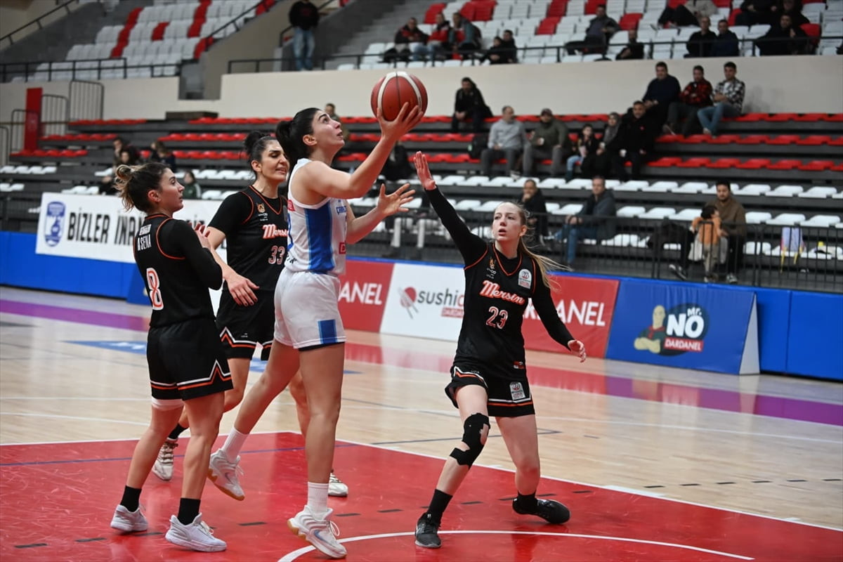 Halkbank Kadınlar Basketbol Süper Ligi'nin 13. haftasında Çimsa ÇBK Mersin ile Dardanel Çanakkale...