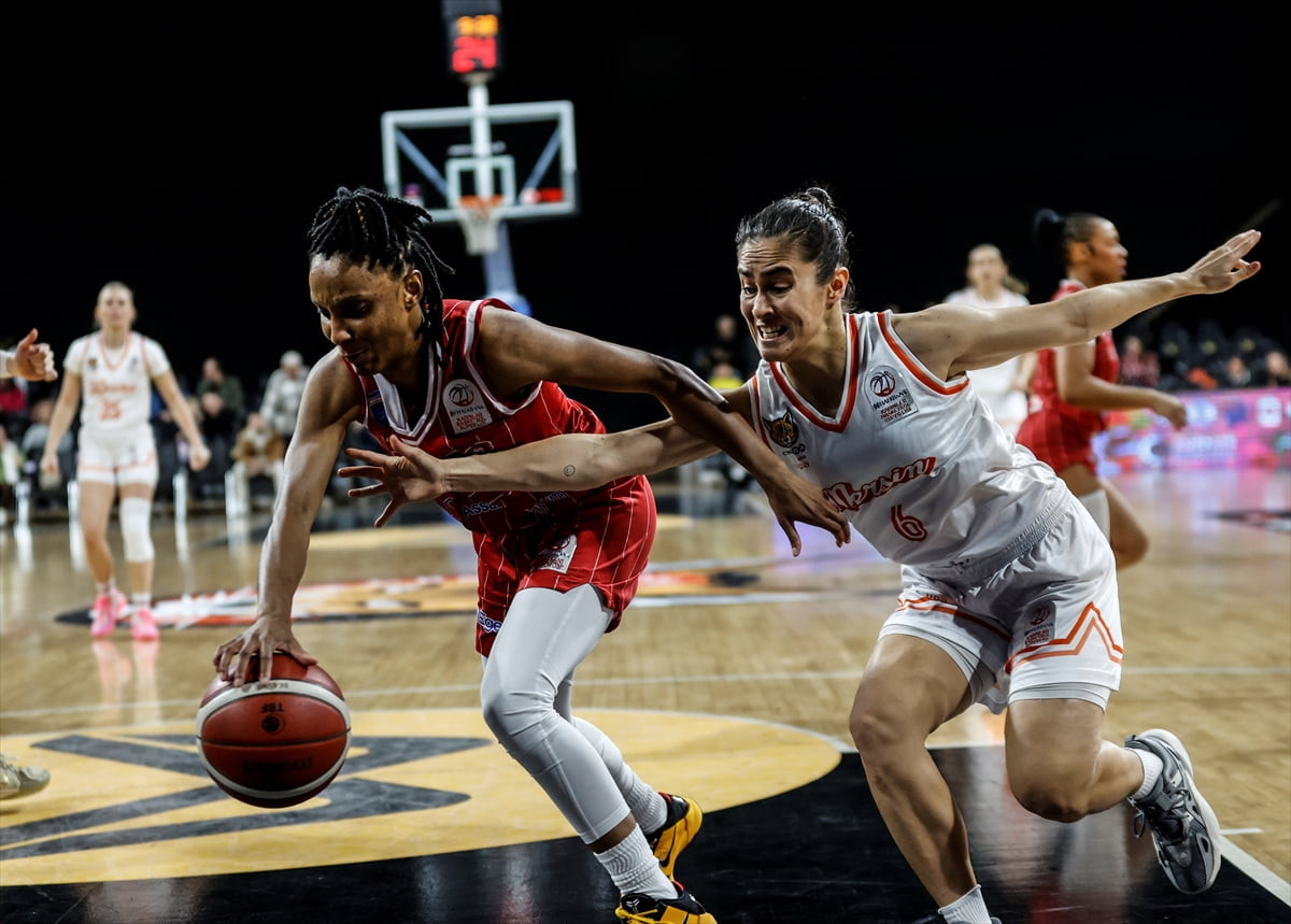 Halkbank Kadınlar Basketbol Süper Ligi'nin 14. haftasında ÇİMSA ÇBK Mersin ile BOTAŞ, Servet...