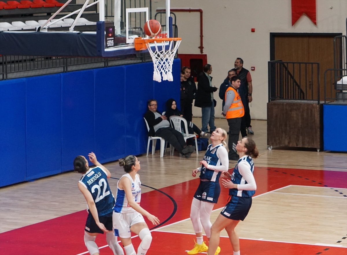 Halkbank Kadınlar Basketbol Süper Ligi'nin 15. haftasında Emlak Konut Spor Kulübü ile Dardanel...