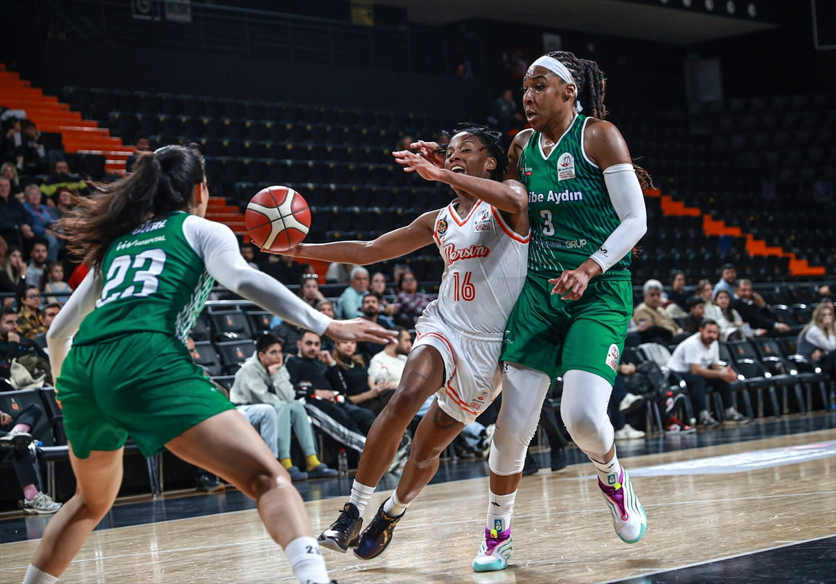 Halkbank Kadınlar Basketbol Süper Ligi'nin 19. haftasında ÇİMSA ÇBK Mersin ile Nesibe Aydın...