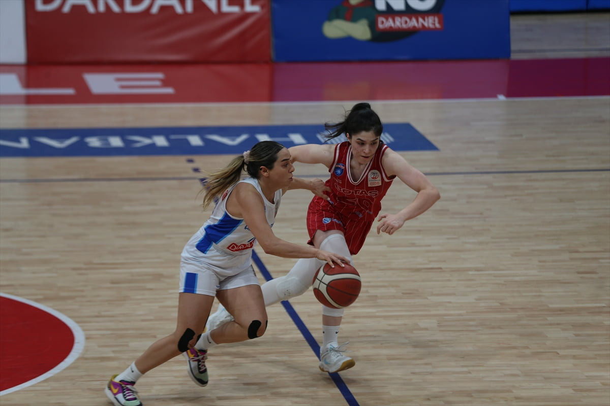 Halkbank Kadınlar Basketbol Süper Ligi'nin 20. haftasında Dardanel Çanakkale Belediyespor, BOTAŞ...