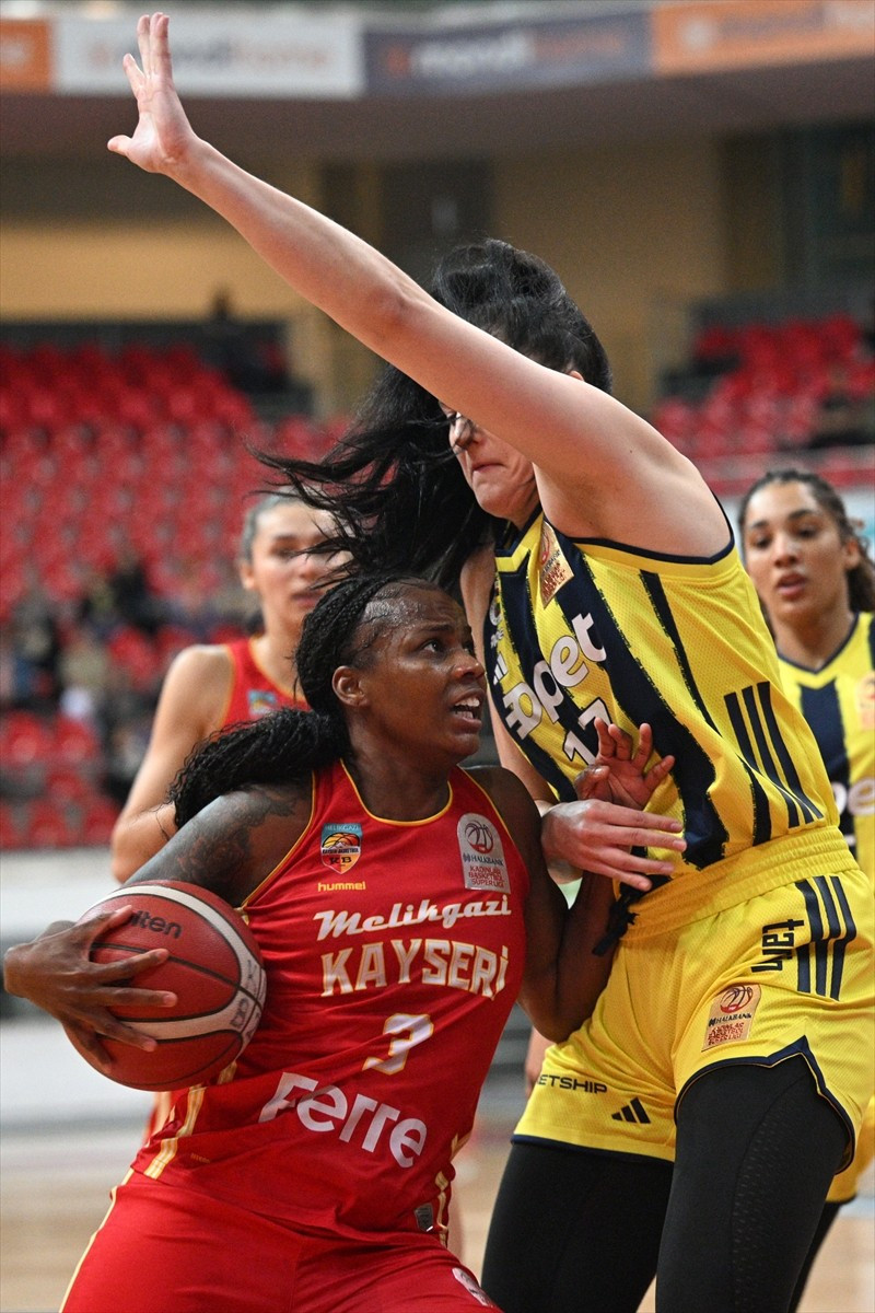 Halkbank Kadınlar Basketbol Süper Ligi'nin 9. haftasında Melikgazi Kayseri Basketbol ile...