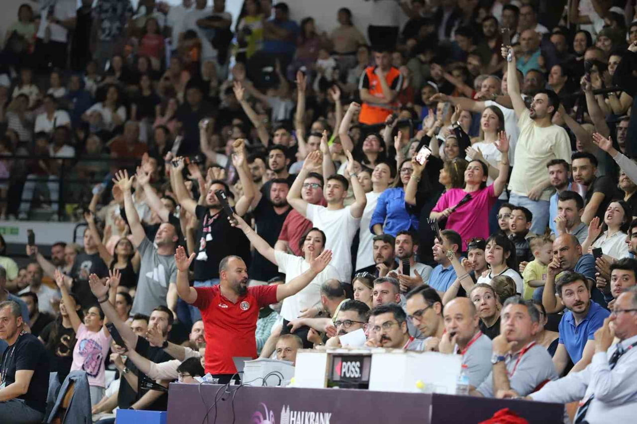HALKBANK TÜRKİYE KADINLAR BASKETBOL LİGİ (TKBL) PLAY-OFF FİNAL SERİSİNDE MÜCADELE EDEN TURGUTLU...