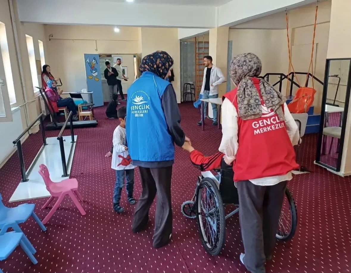 HAMUR GENÇLİK MERKEZİ’NDEN ÖZEL ÖĞRENCİLERE ANLAMLI ZİYARET