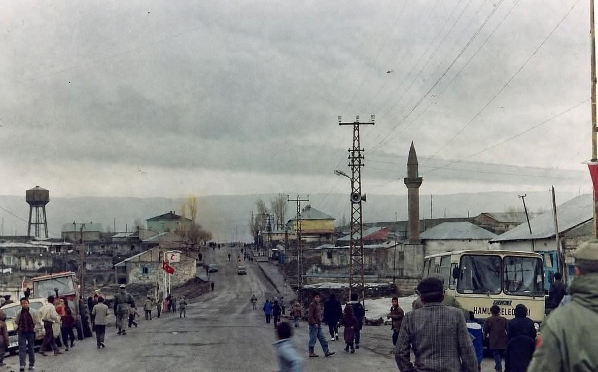 HAMUR’UN YILLAR ÖNCEKİ GÖRÜNTÜSÜ NOSTALJİ YAŞATTI