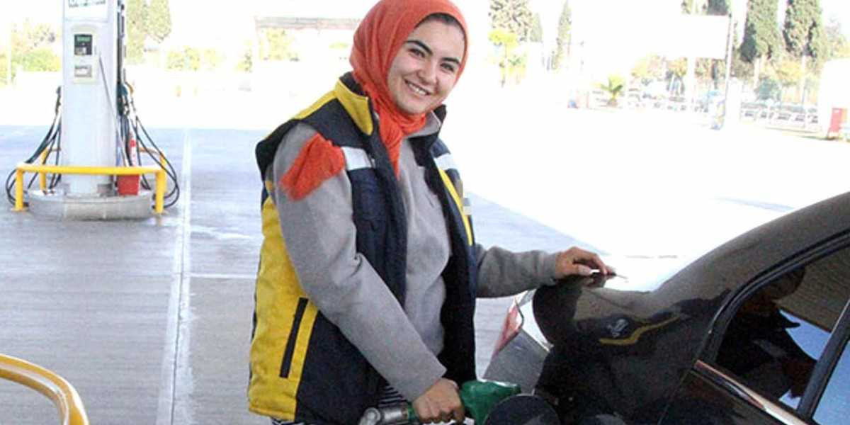 Hanife Gürdaal benzin istasyonunda pompacılık yaptığını duyurmuştu