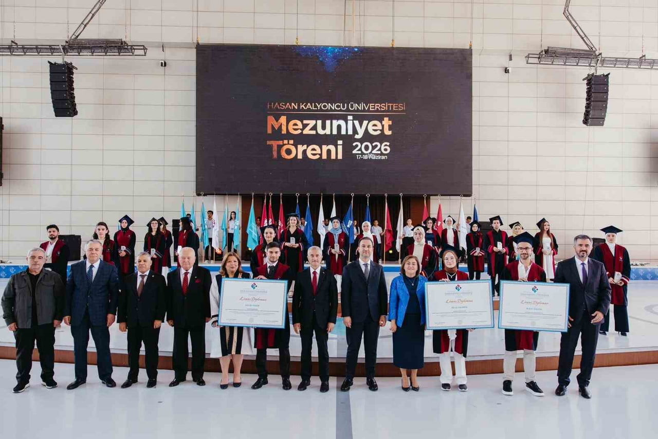 HASAN KALYONCU ÜNİVERSİTESİ BİN 878 ÖĞRENCİSİNİ MEZUN ETMENİN GURURUNU YAŞADI