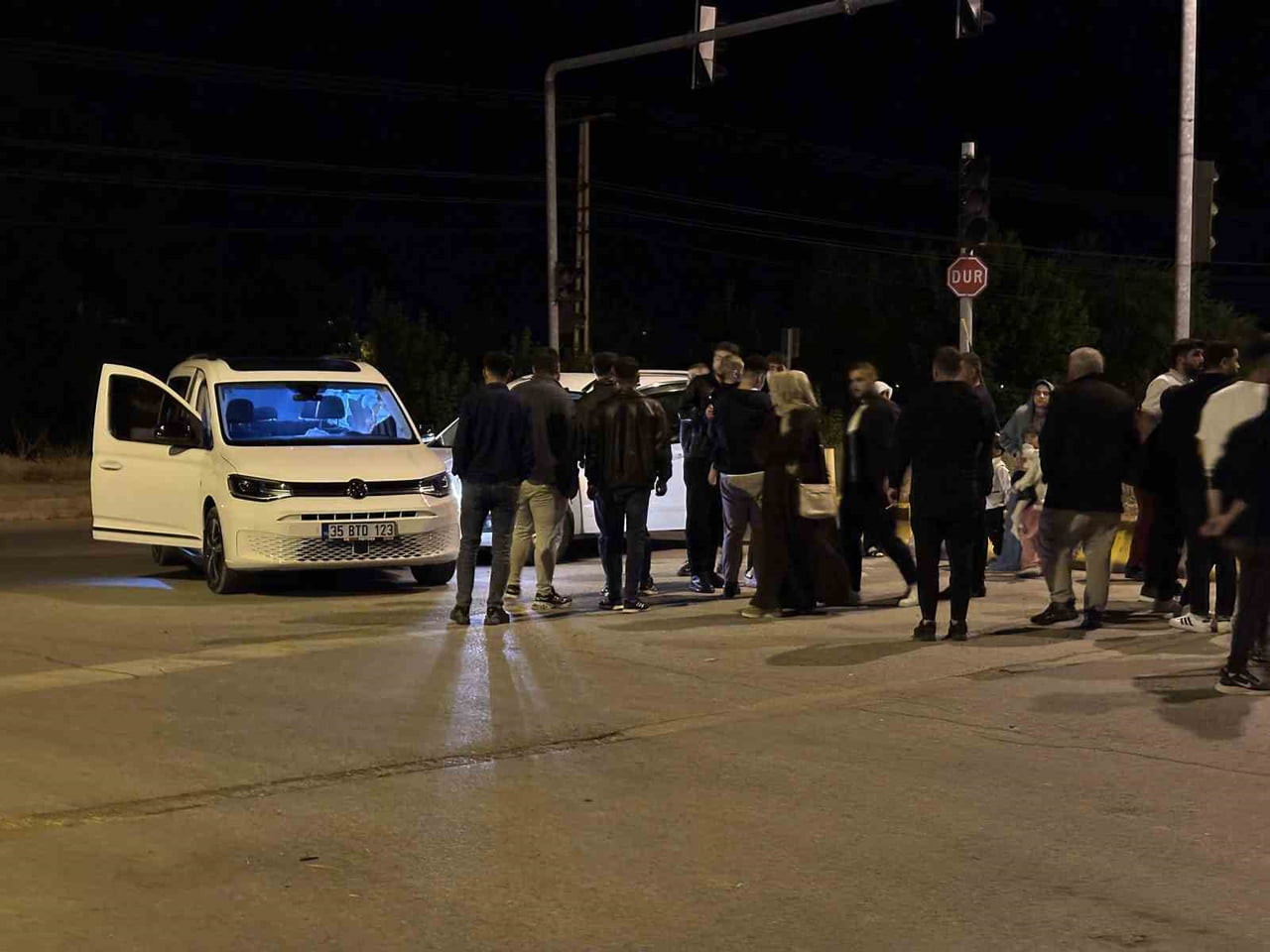 HASKÖY'DE İKİ OTOMOBİL ÇARPIŞTI: YARALANAN OLMADI