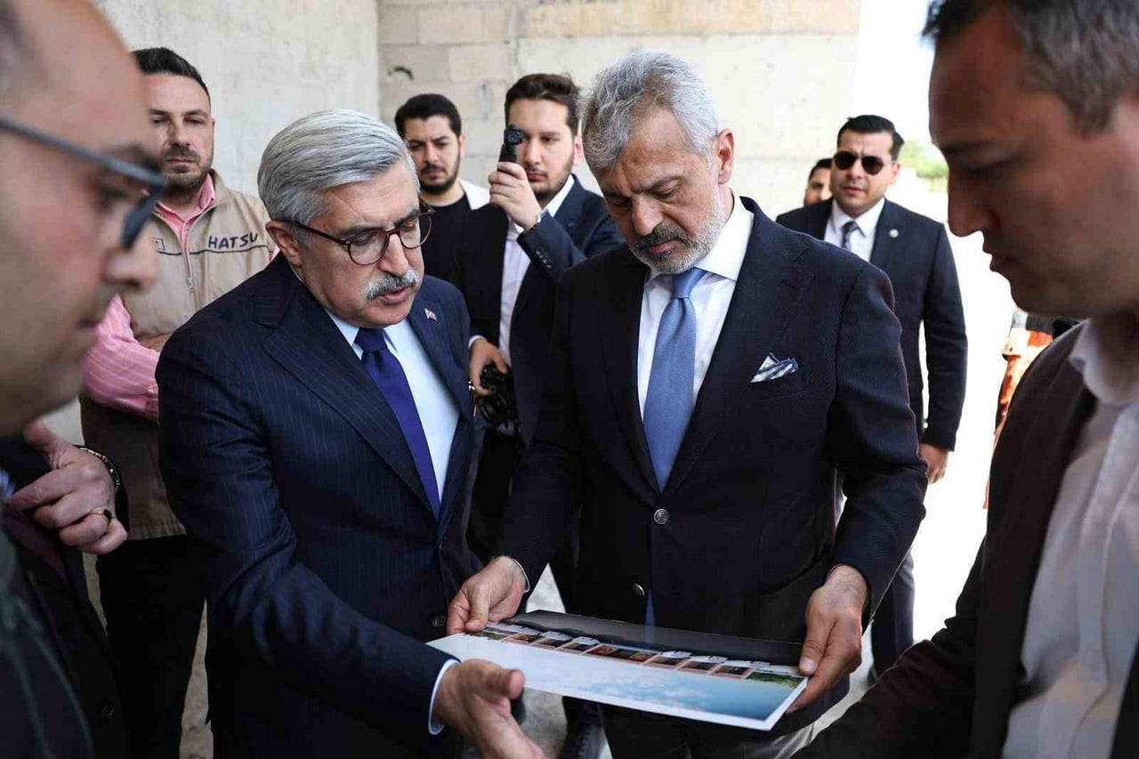 HATAY BÜYÜKŞEHİR BELEDİYE BAŞKANI MEHMET ÖNTÜRK, REYHANLI’DA YAPIMI DEVAM EDEN OTOGAR PROJESİNDE...
