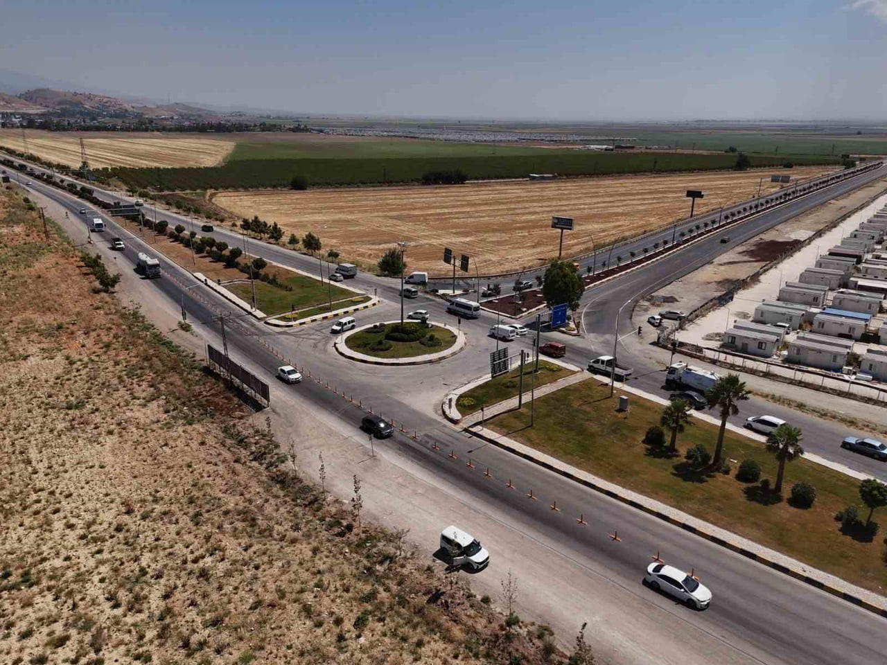 HATAY BÜYÜKŞEHİR BELEDİYESİ, ANTAKYA VE ARSUZ’DAKİ BAZI KAVŞAKLARDA AKILLI TRAFİK DÜZENLEMESİ...