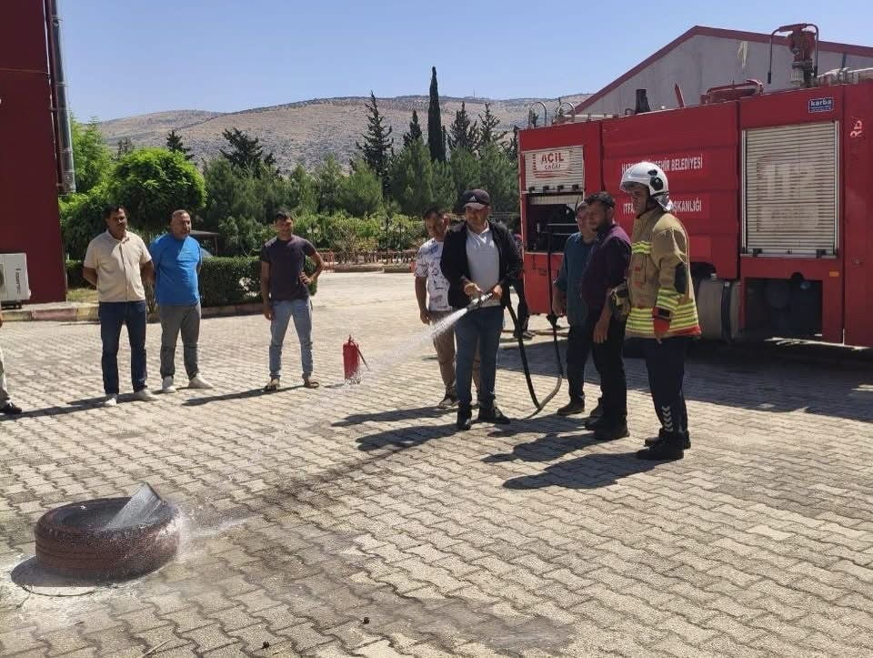 HATAY BÜYÜKŞEHİR BELEDİYESİ EKİPLERİ TARAFINDAN REYHANLI MUSTAFA KEMAL ÜNİVERSİTESİ REKTÖRLÜĞÜ İLE...
