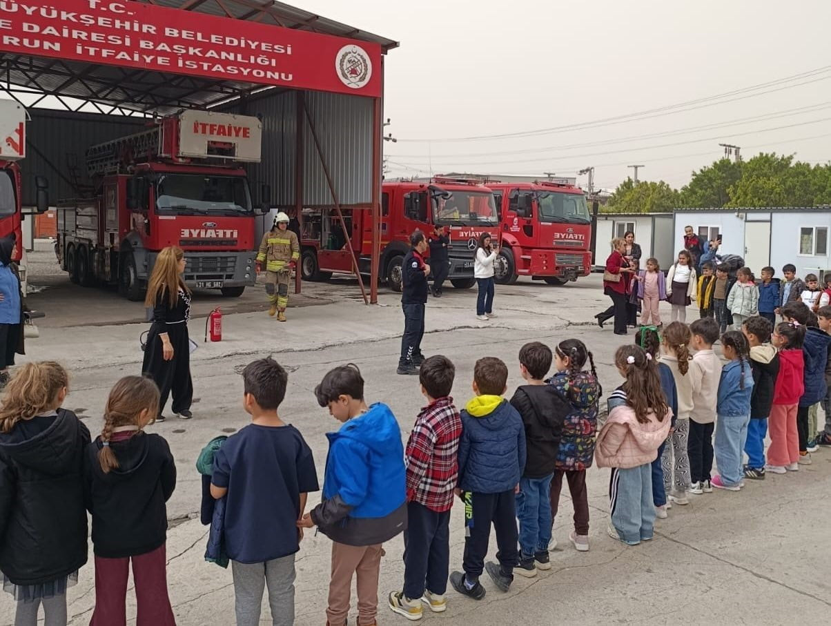 HATAY BÜYÜKŞEHİR BELEDİYESİ (HBB) İTFAİYE DAİRESİ BAŞKANLIĞI, İSKENDERUN HÜRRİYET İLKOKULU...