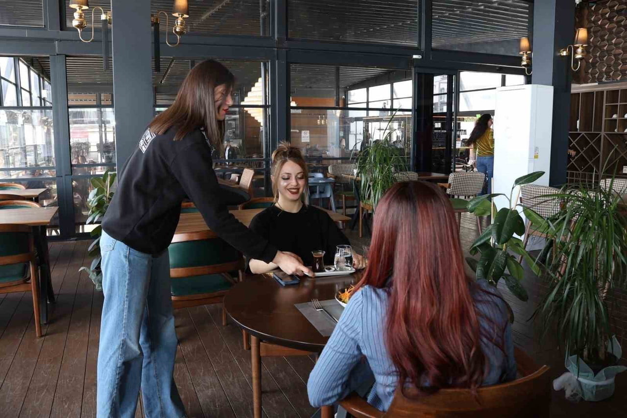 HATAY BÜYÜKŞEHİR BELEDİYESİ, İŞKUR İL MÜDÜRLÜĞÜ VE HATAY İL MİLLÎ EĞİTİM MÜDÜRLÜĞÜ İŞ BİRLİĞİYLE...