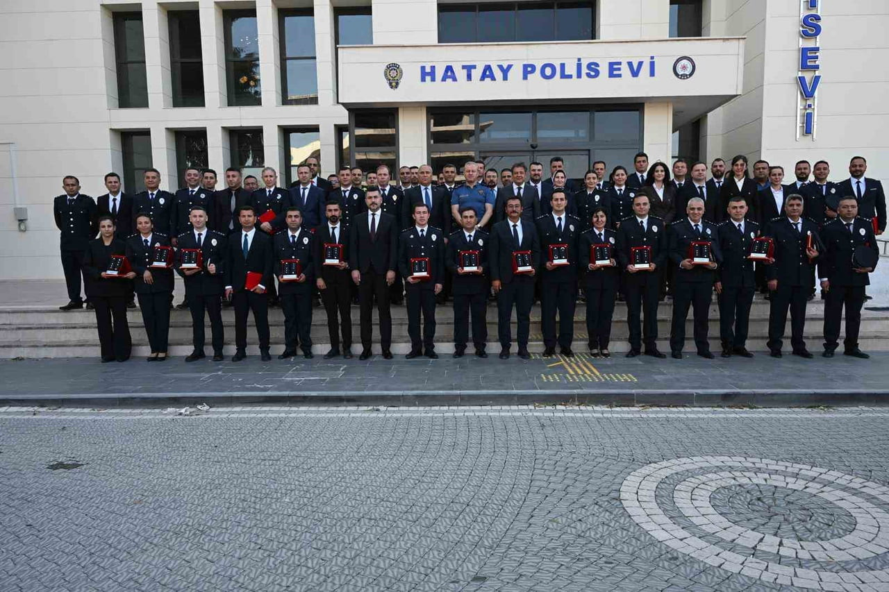 HATAY İL EMNİYET MÜDÜRLÜĞÜ BÜNYESİNDE GÖREV YAPAN VE BİR ÜST RÜTBEYE YÜKSELEN PERSONELE YÖNELİK...