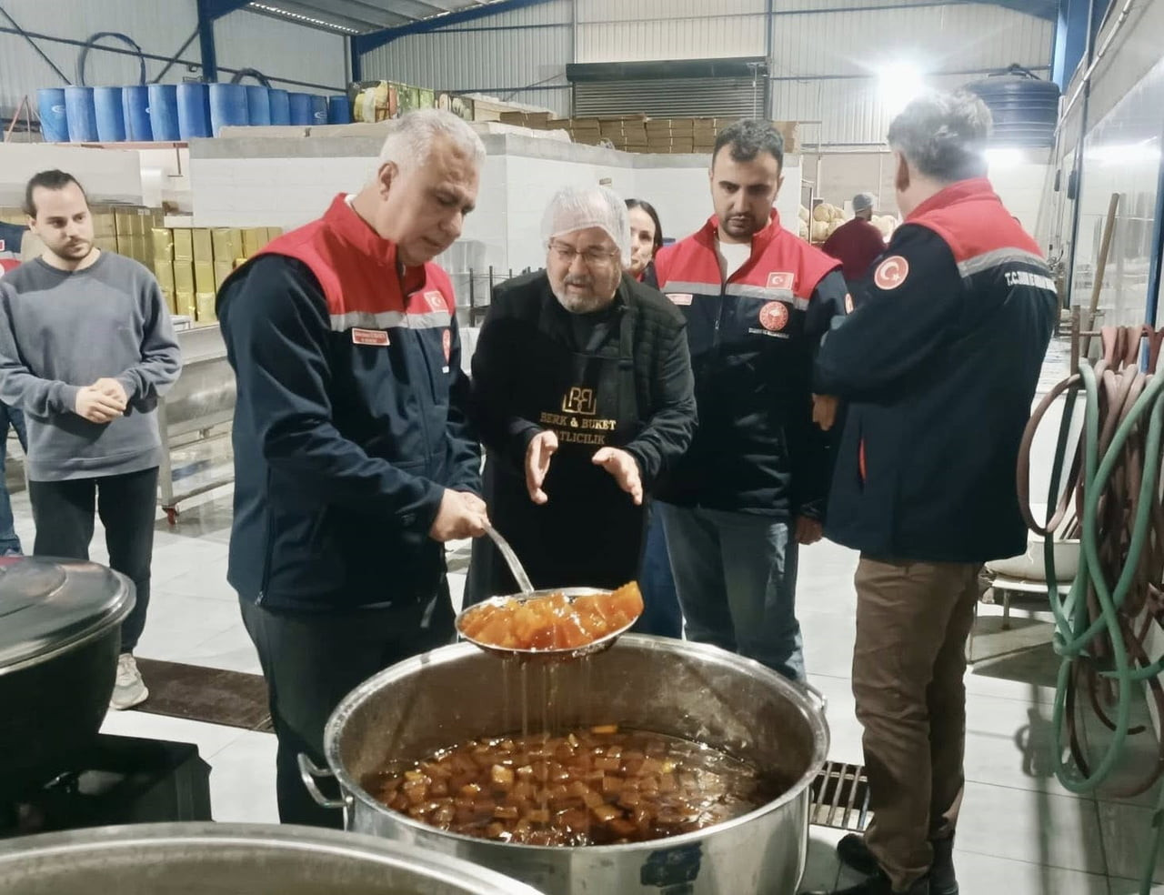 HATAY İL TARIM VE ORMAN MÜDÜRÜ ABDURRAHMAN TÜRKMEN, GIDA KONTROL EKİPLERİ TARAFINDAN İL GENELİNDE...