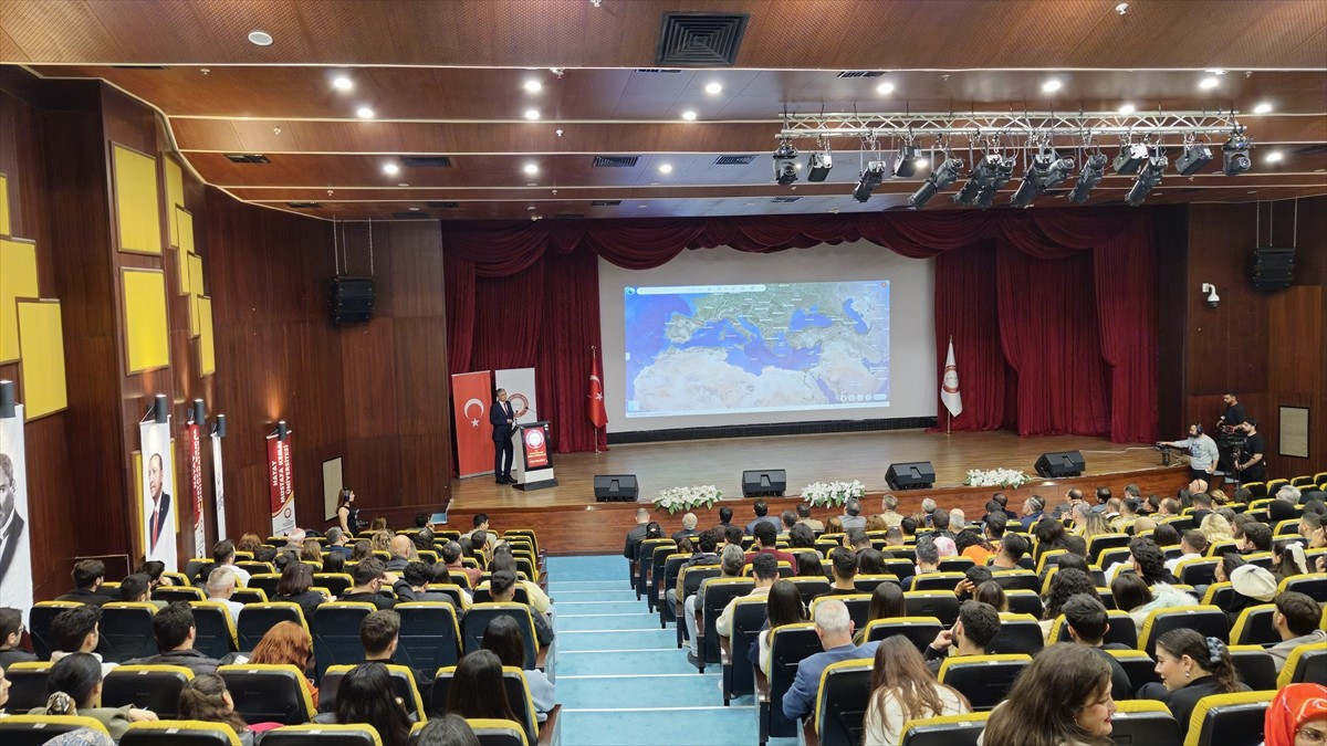 Hatay Mustafa Kemal Üniversitesi (HMKÜ) ile Büyükşehir Belediyesi tarafından düzenlenen Hatay...