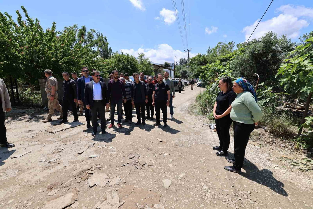 HATAY VALİSİ MUSTAFA MASATLI, DEFNE’DE YOĞUN YAĞIŞLARDAN ETKİLENEN BÖLGELERDE İNCELEMELERDE...