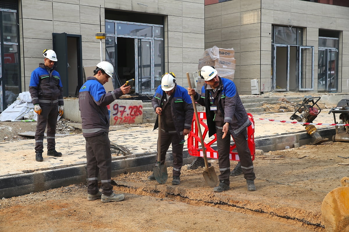 Hatay'da 6 Şubat 2023'teki depremlerin ardından yapılan 1000 kilometrelik yeni dağıtım şebekesi...