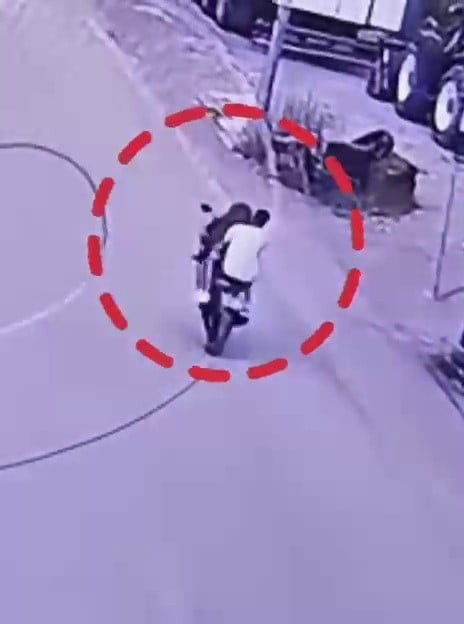 HATAY'DA AKAN TRAFİKTE ÖN KALDIRARAK CANLARINI HİÇE SAYA 3 MOTOSİKLET SÜRÜCÜSÜNE TOPLAMDA 178 BİN...