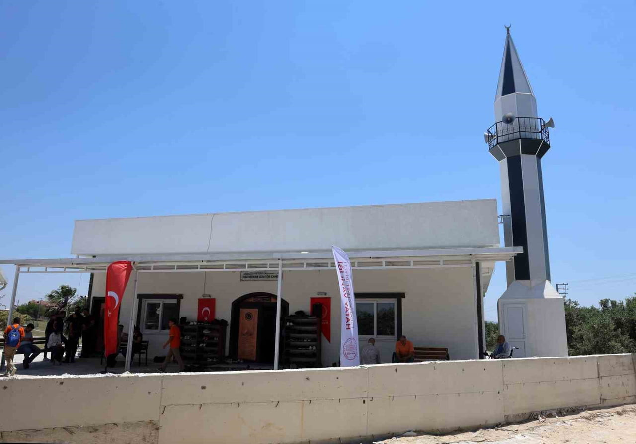 HATAY'DA ASRIN FELAKETİNİN ARDINDAN İNŞA EDİLEN 129'UNCU CAMİ OLAN AKÇAOVA HACI KENAN GÜNGÖR CAMİİ...