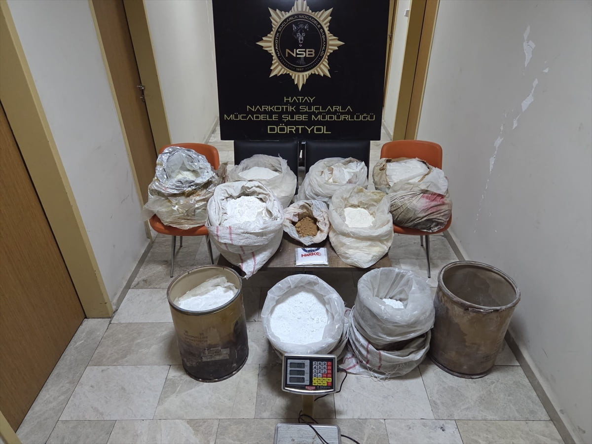 Hatay'da düzenlenen uyuşturucu operasyonunda gözaltına alınan zanlı tutuklandı. Yapılan...
