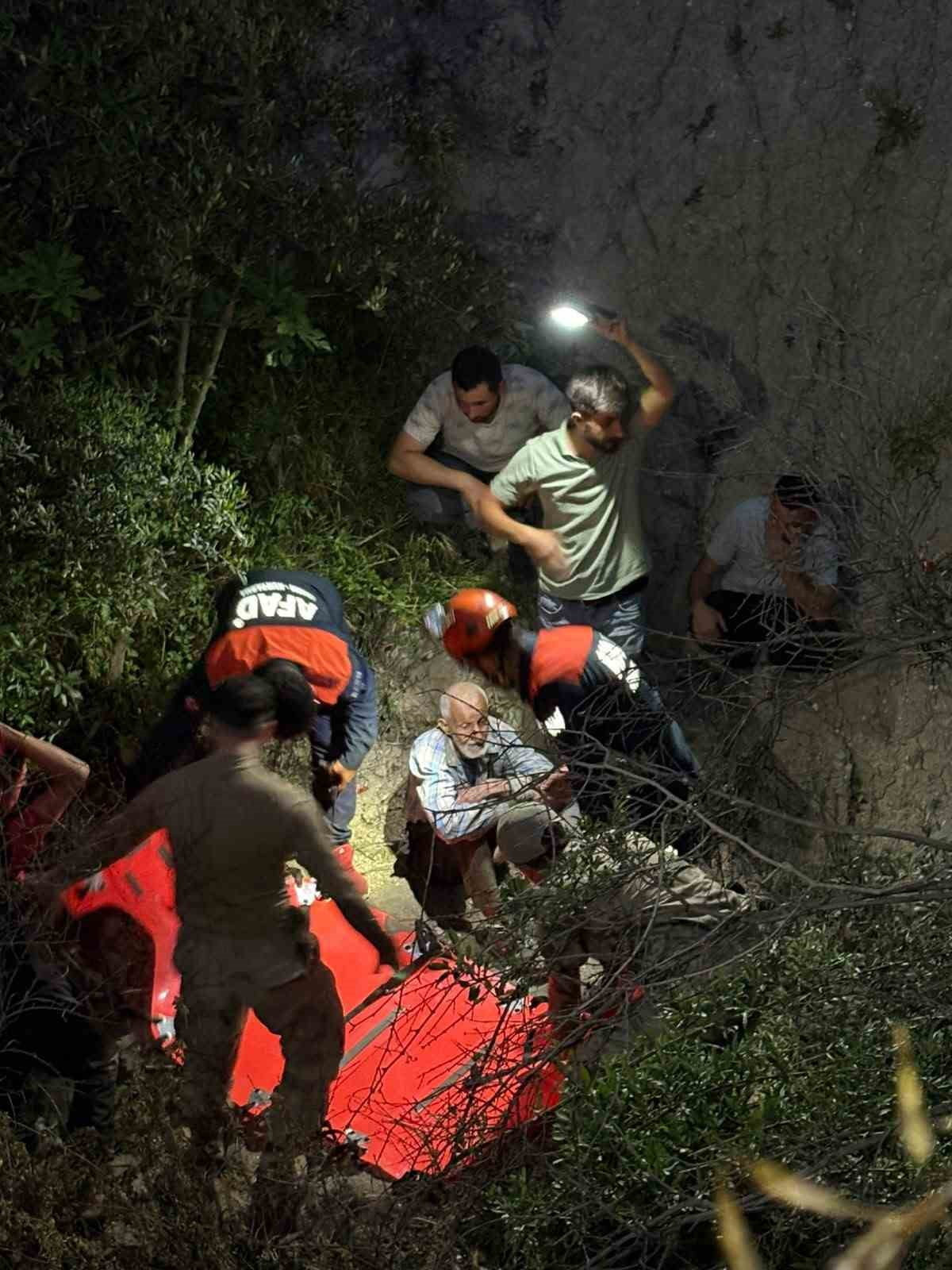 HATAY'DA KAYIP OLARAK ALZHEİMER HASTASI YAŞLI ADAM AFAD EKİPLERİNİN ÇALIŞMASIYLA 43 SAAT SONRA...