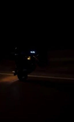 HATAY'DA MOTOSİKLETLE AKROBATİK HAREKETLER YAPAN VE O ANLARI SOSYAL MEDYADA PAYLAŞAN SÜRÜCÜYE 39...