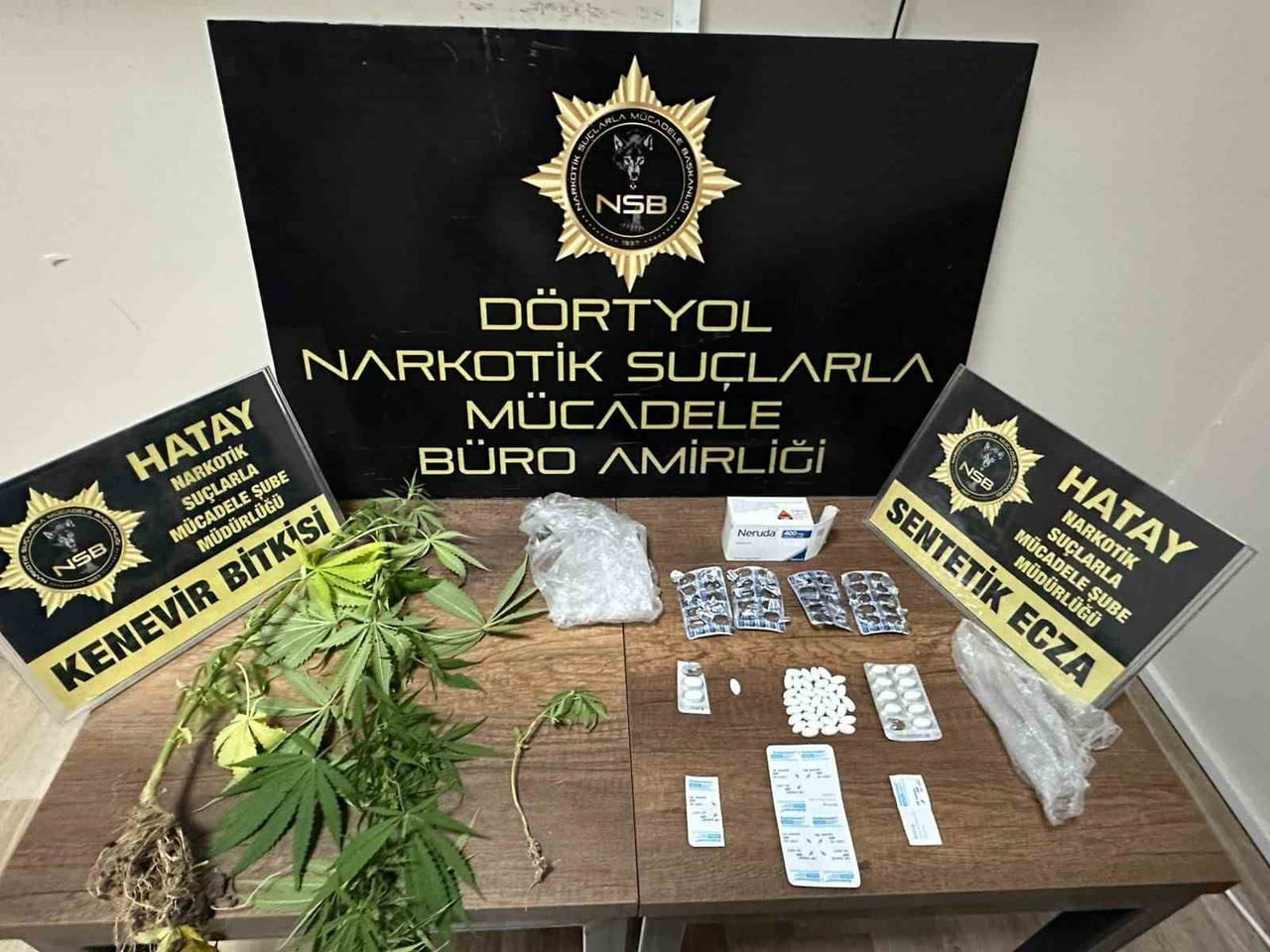 HATAY'DA UYUŞTURUCU OPERASYONU: 2 ŞÜPHELİ GÖZALTINA ALINDI