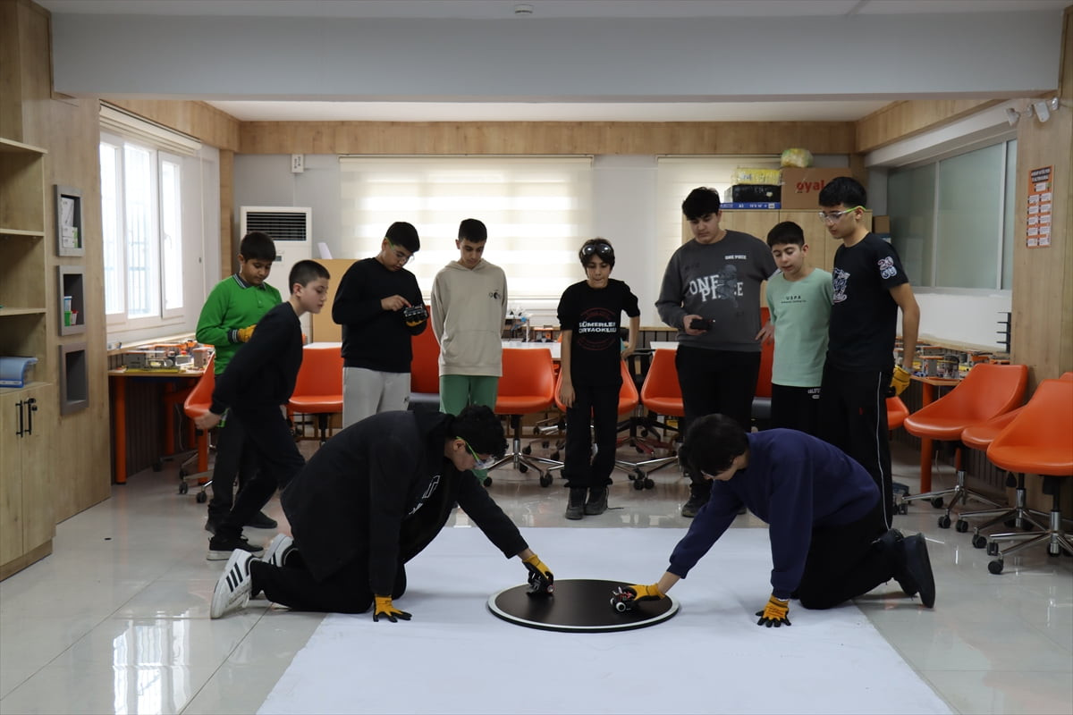 Hatay'da Valilik, Büyükşehir Belediyesi ve İl Milli Eğitim Müdürlüğü işbirliğinde 2-4 Nisan'da...