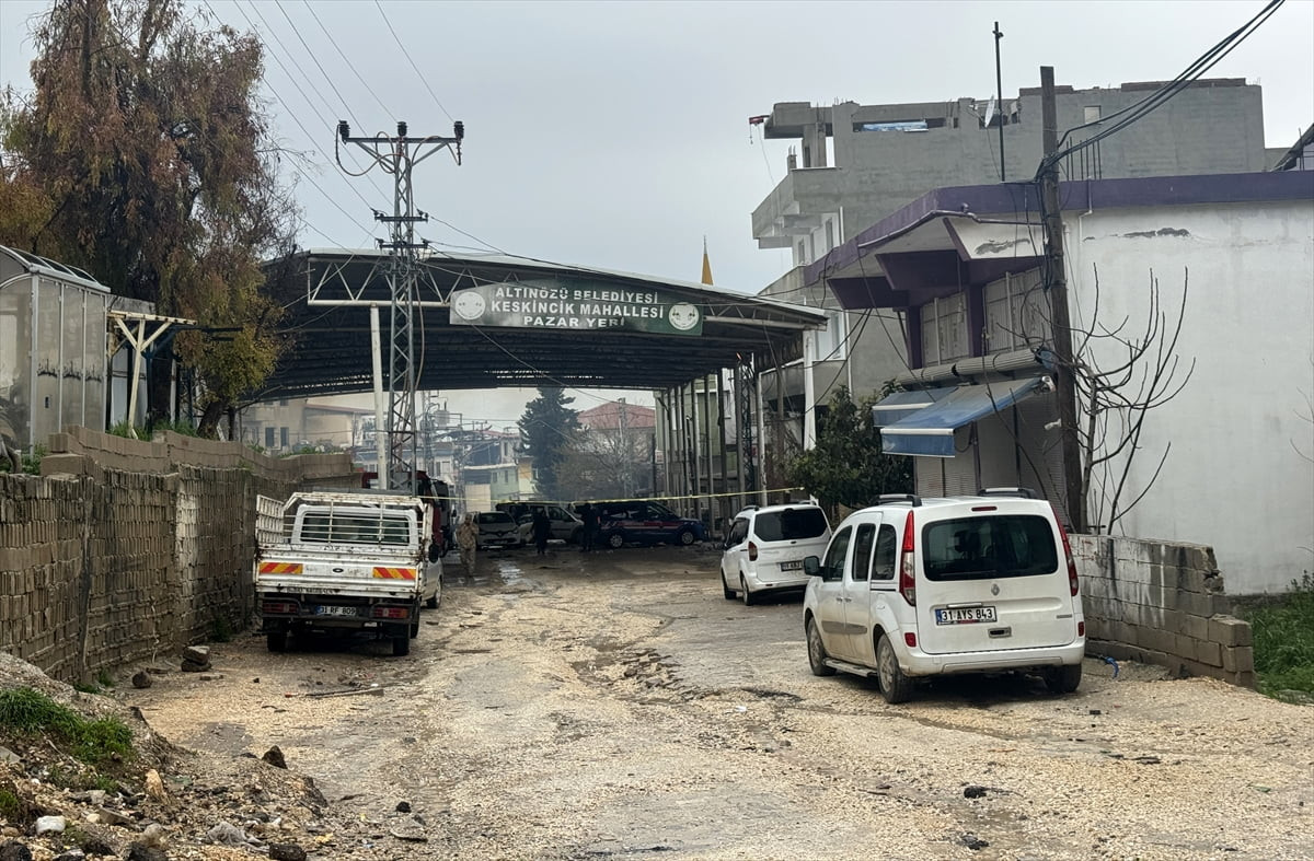Hatay'ın Altınözü ilçesinde iki aile arasında çıkan kavgada 3 kişi hayatını kaybetti, 22 kişi...