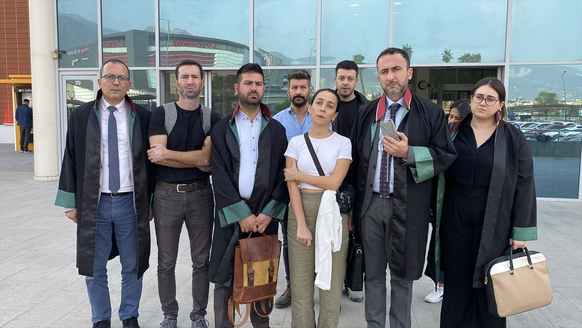 Hatay'ın İskenderun ilçesinde 6 Şubat 2023'teki depremlerde 14 kişinin hayatını kaybettiği 17...