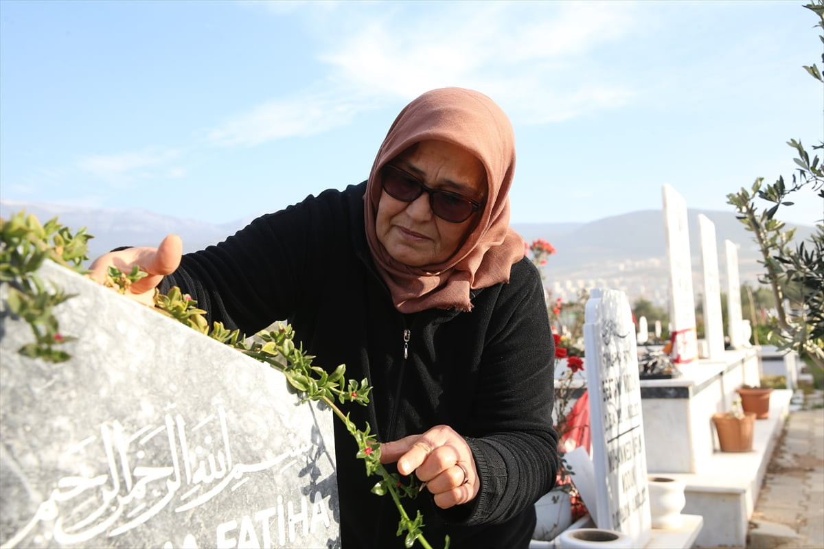 Hatay'ın İskenderun ilçesinde 6 Şubat 2023'teki depremlerde evinin yıkılması sonucu eşi ve 5 aylık...