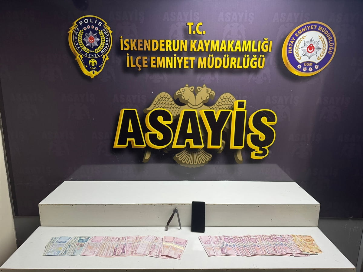 Hatay'ın İskenderun ilçesinde "nitelikli yağma" iddiasıyla gözaltına alınan 6 zanlı tutuklandı....