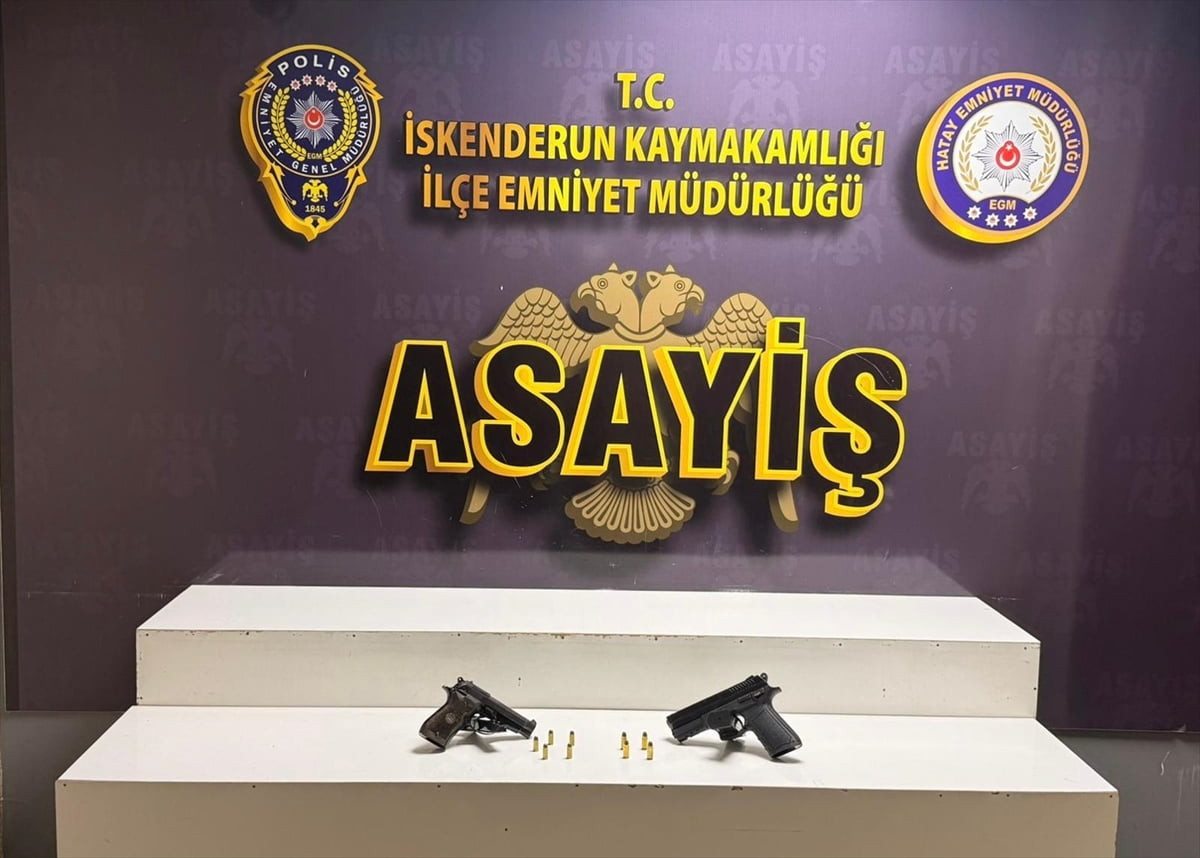 Hatay'ın İskenderun ilçesindeki kafede silahla yaralama olayına karıştığı iddiasıyla gözaltına...