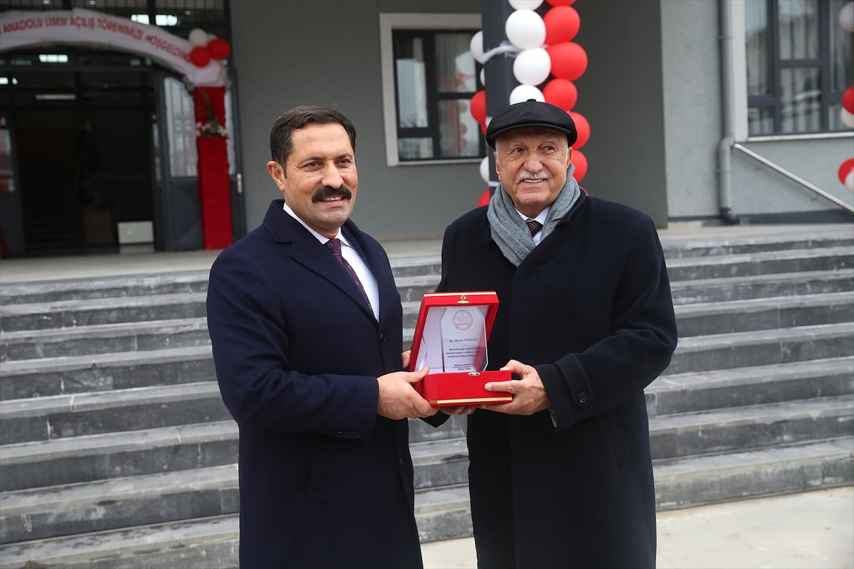 Hatay'ın merkez Antakya ilçesinde bir hayırsever iş insanının desteğiyle inşa edilen 24 derslikli...