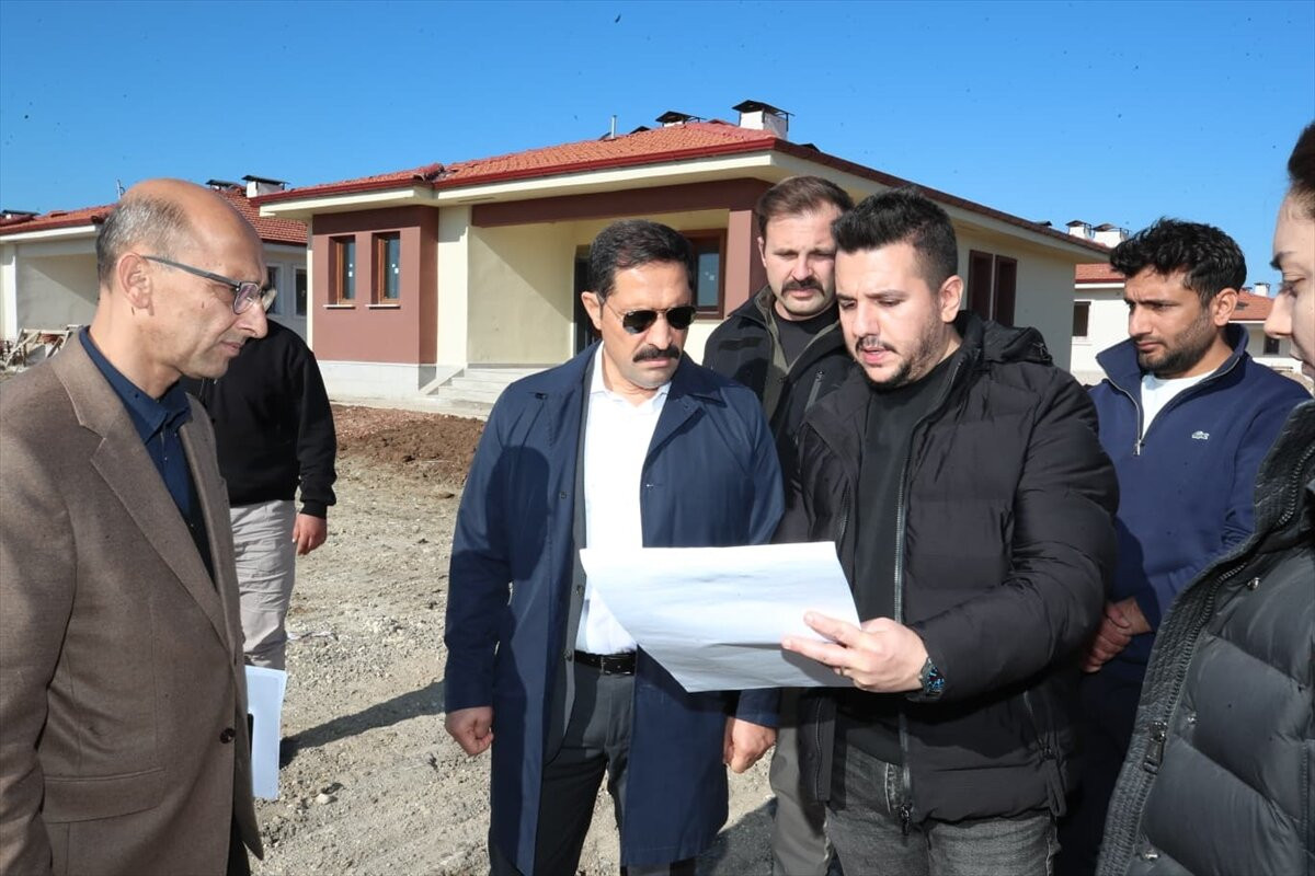 Hatay'ın merkez Antakya ve Reyhanlı ilçelerinde 6 Şubat 2023'teki depremlerin ardından yapımına...