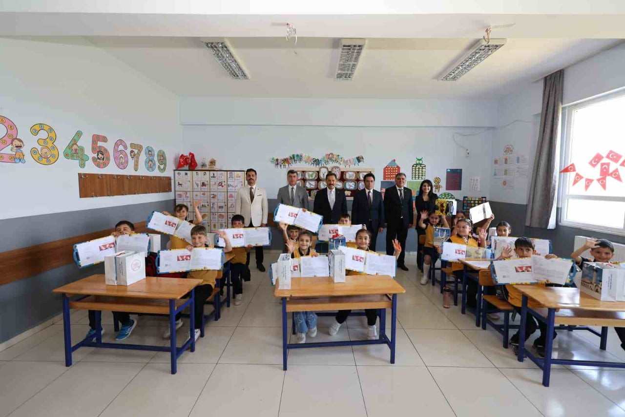HATAY’DA 2025-2026 EĞİTİM-ÖĞRETİM YILININ SONA ERMESİYLE BİN 556 OKULDA 368 BİN 320 ÖĞRENCİ KARNE...