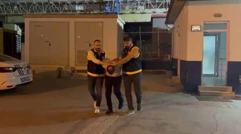 HATAY’DA 39 YIL 3 AY HAPİS CEZASIYLA ARANAN VE 43 SUÇ KAYDI BULUNAN ŞAHIS BAŞKASINA AİT KİMLİKLE...