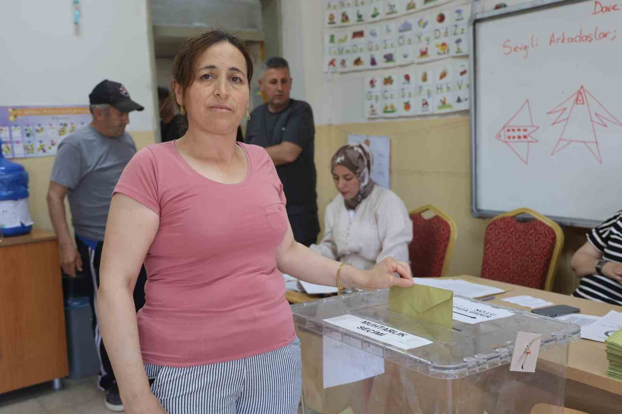 HATAY’DA ÇEŞİTLİ NEDENLERLE 5 MAHALLEDE MUHTARLIK İÇİN ARA SEÇİM HEYECANI YAŞANIYOR.