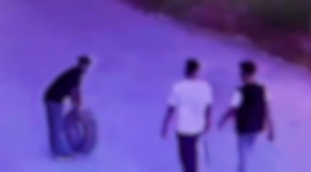 HATAY’DA GECE SAATLERİNDE ARAÇLARININ LASTİĞİ PATLAYAN VE AÇIK LASTİKÇİ BULAMAYAN ŞAHISLAR, PARK...