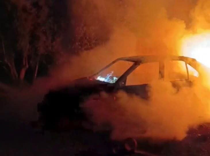 HATAY’DA SEYİR HALİNDEYKEN MOTOR KISMI ALEVLERE TESLİM OLAN OTOMOBİLDE ÇIKAN YANGIN...