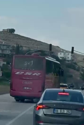 HATAY’DA TRAFİKTE KORNAYA BASARAK ARAÇLARI SOLLAYAN VE TEHLİKELİ HAREKETLER YAPARAK VATANDAŞLARA...