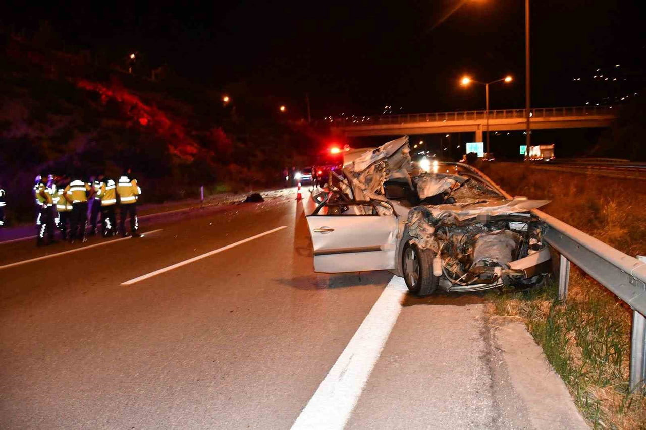 HATAY’IN İSKENDERUN İLÇESİNDE TIRLA ÇARPIŞARAK HURDAYA DÖNEN OTOMOBİLDEKİ, 18 YAŞINDAKİ GENÇ KIZ...