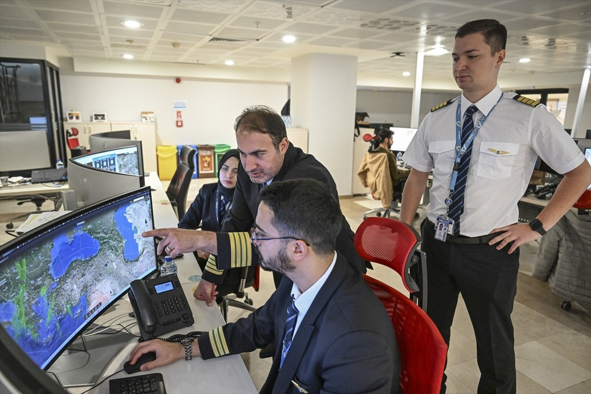 Hava yolu operasyonlarının görünmeyen yükünü üstlenen, havacılığın "yer pilotları" olarak...