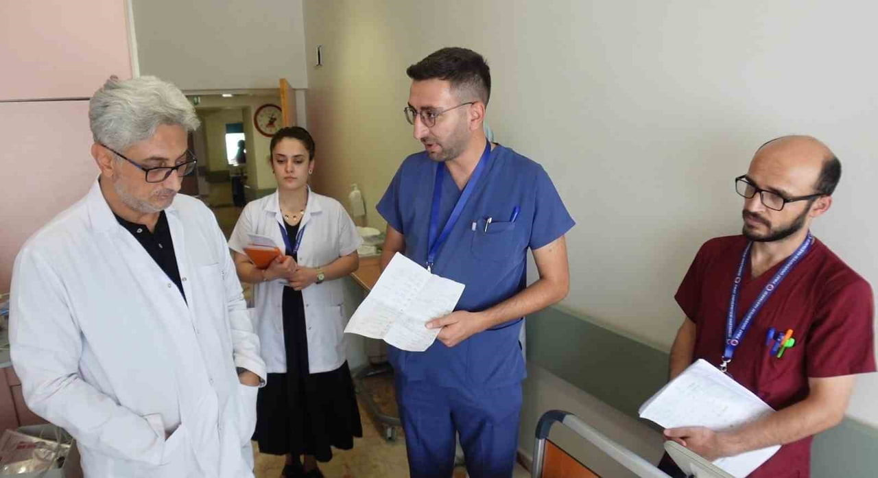 HAVALARIN ISINMASIYLA BİRLİKTE UYARILARDA BULUNAN PROF. DR. EMRAH AYTAÇ, "NÖROLOJİK HASTALIKLAR...
